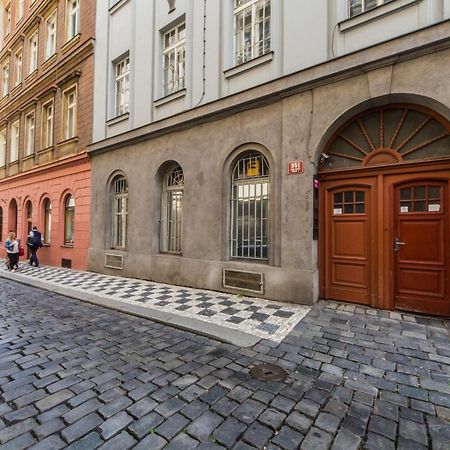Rose Antique Apartment Прага Екстериор снимка