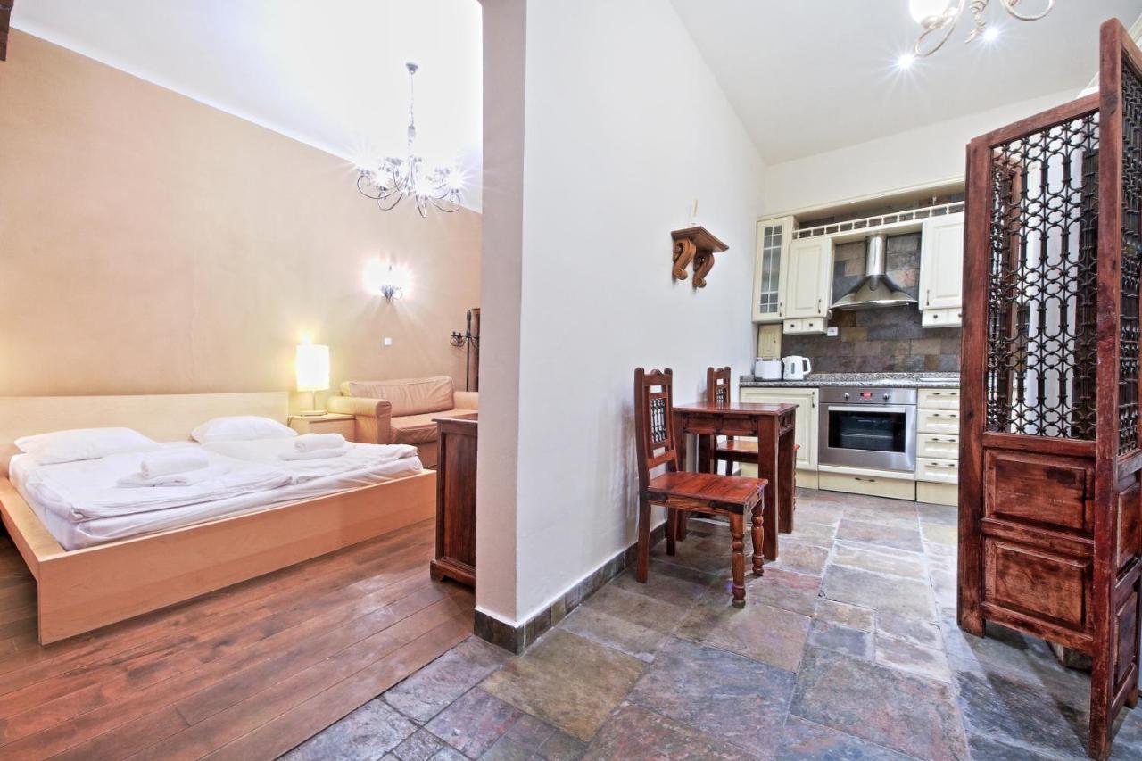 Rose Antique Apartment Прага Екстериор снимка