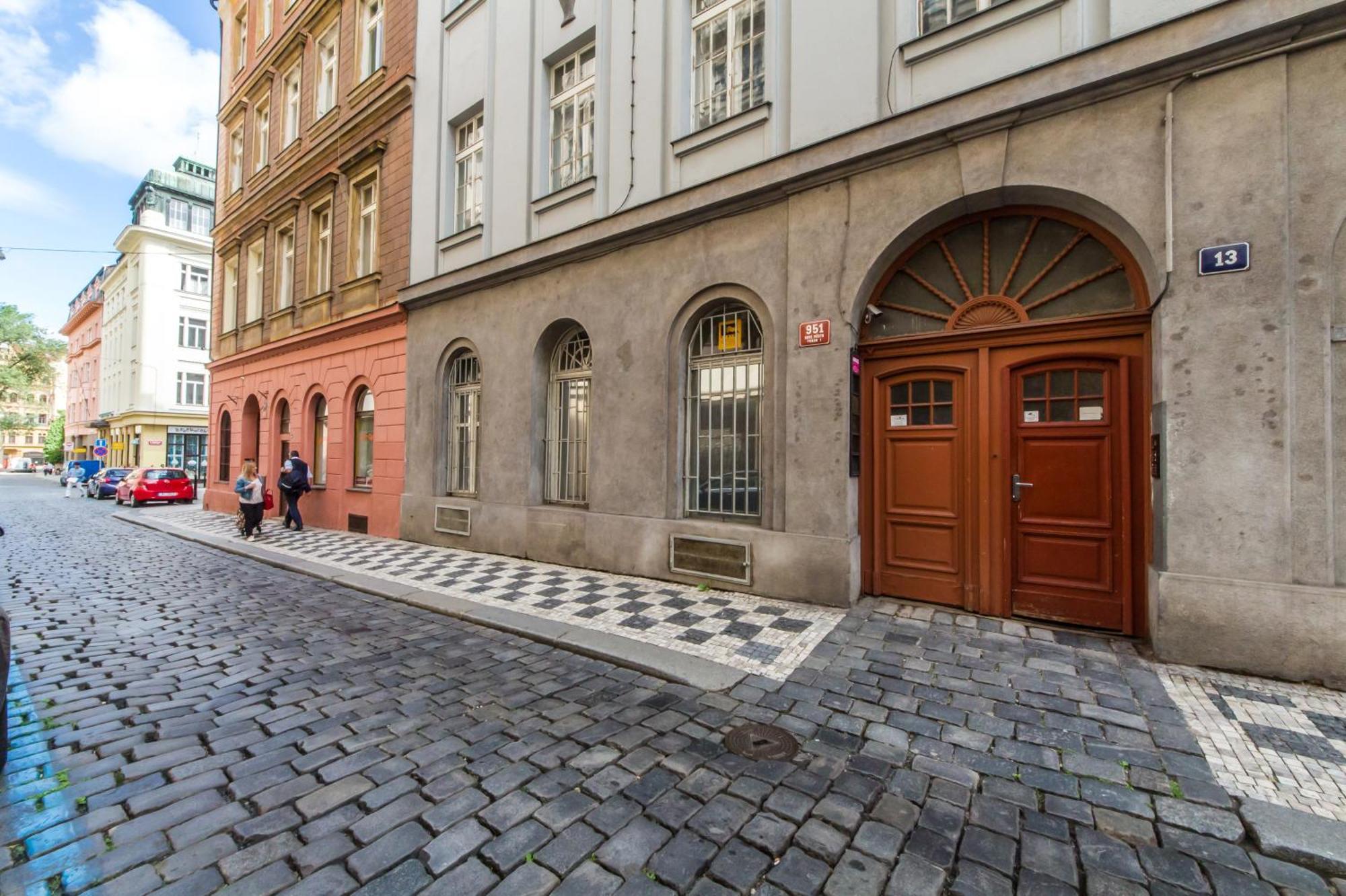 Rose Antique Apartment Прага Екстериор снимка